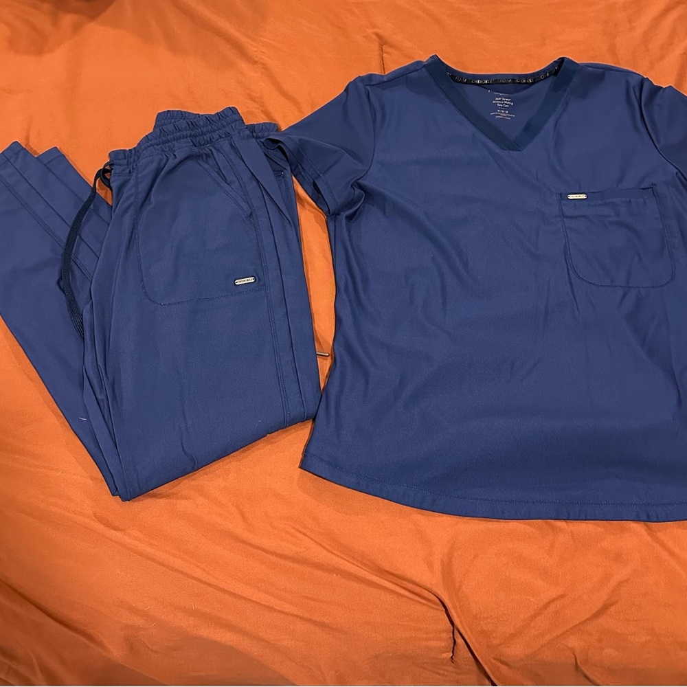 Women’s Cherokee 360 Stretch  Navy V-Neck Scrub set